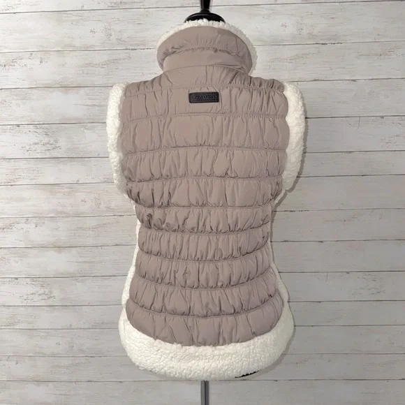 Calvin Klein Sherpa Trim Vest - Picture 4 of 5